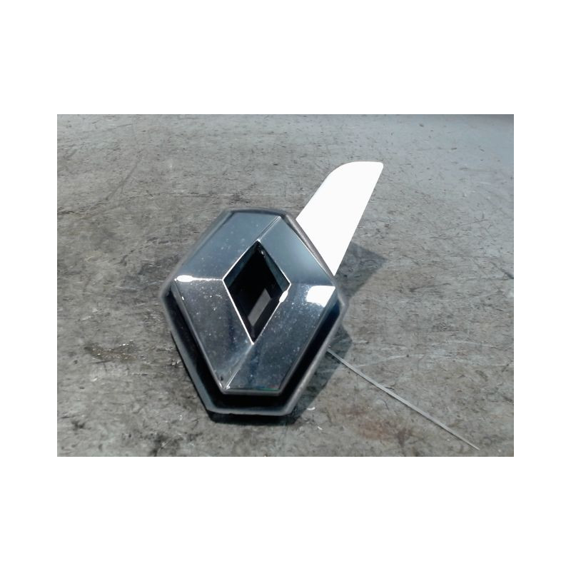 SIGLE CALANDRE RENAULT TWINGO 2 2010-