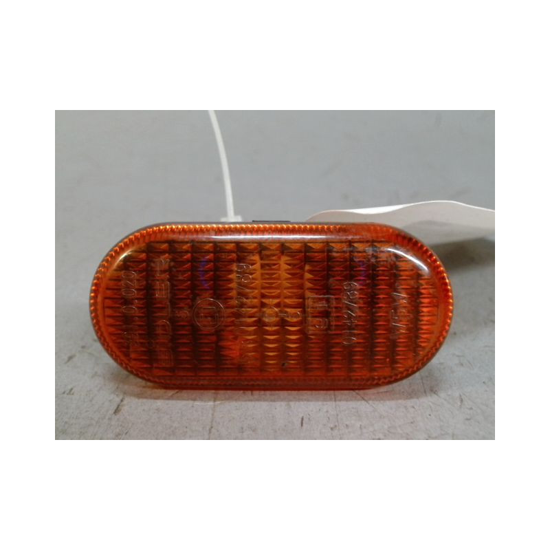 REPETITEUR AILE DROIT RENAULT TWINGO 93-98