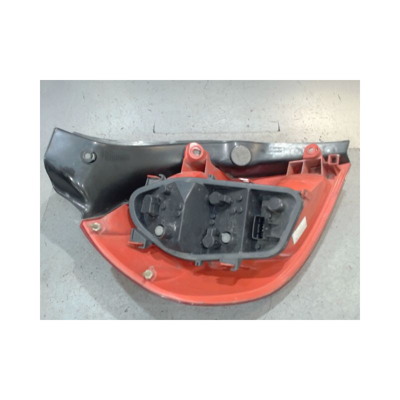 FEU ARRIERE DROIT RENAULT CLIO