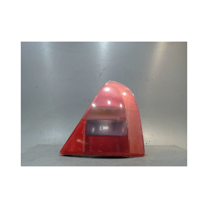 FEU ARRIERE DROIT RENAULT CLIO