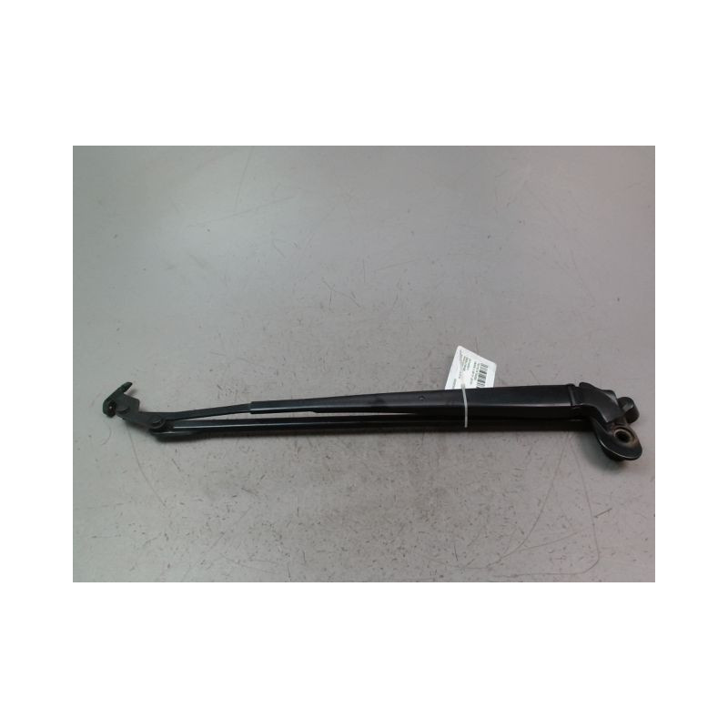 BRAS ESSUIE-GLACE AVANT TOYOTA YARIS II 2010-
