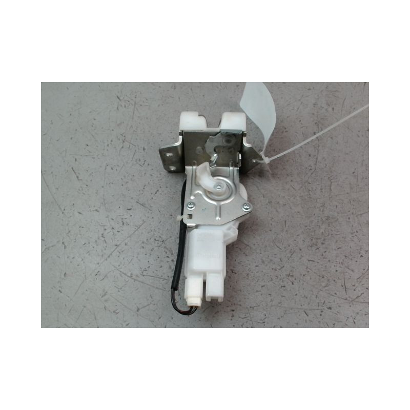 SERRURE HAYON  SUZUKI SWIFT 3P