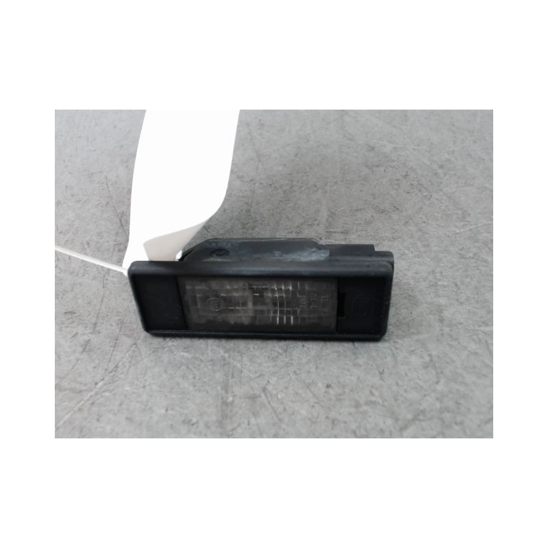 ECLAIREUR PLAQUE DE POLICE DROIT PEUGEOT 308 2009-
