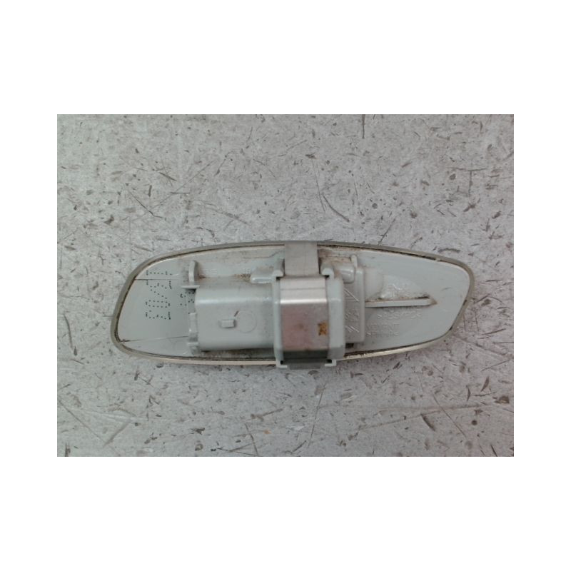 REPETITEUR RETROVISEUR DROIT CITROEN GRAND C4 PICASSO MONOSP. I LONG 2006-2013