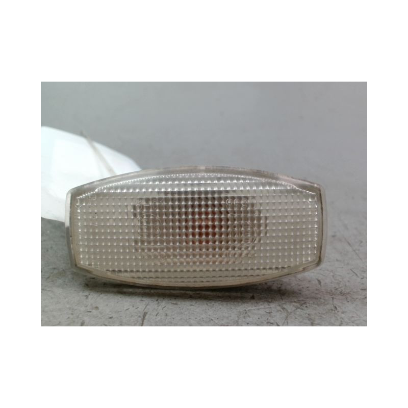 REPETITEUR AILE DROIT CHEVROLET NUBIRA SW 2005-2009