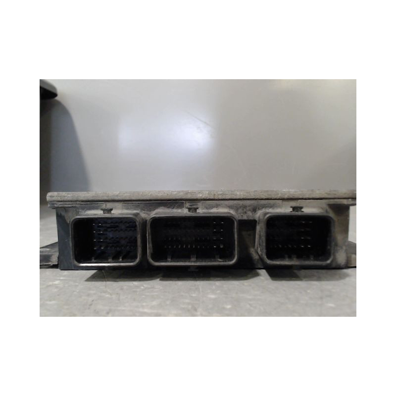 CALCULATEUR MOTEUR RENAULT CLIO
