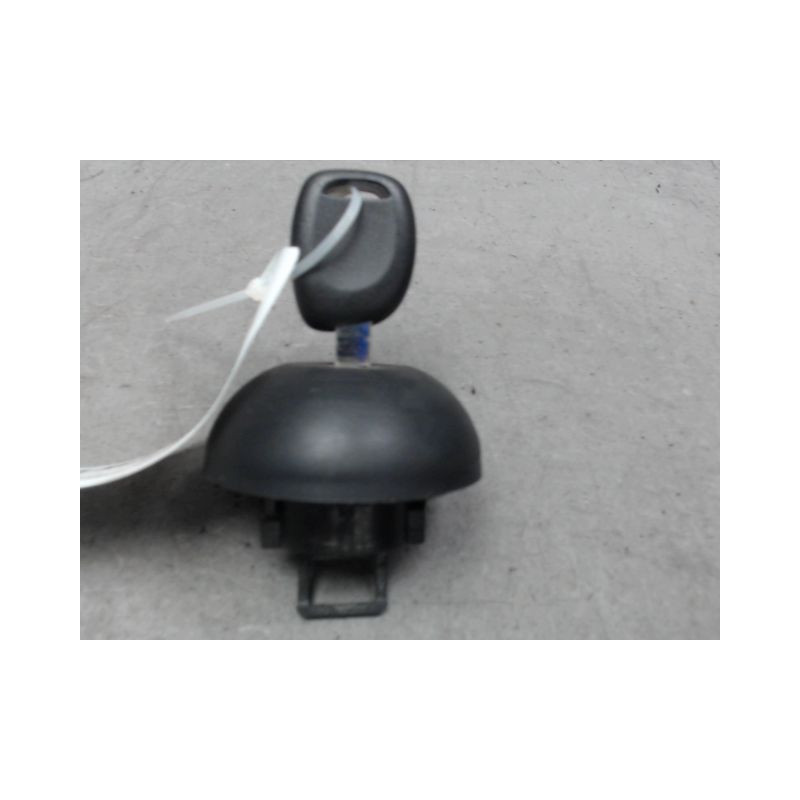 BOUCHON RESERVOIR A CARBURANT RENAULT CLIO