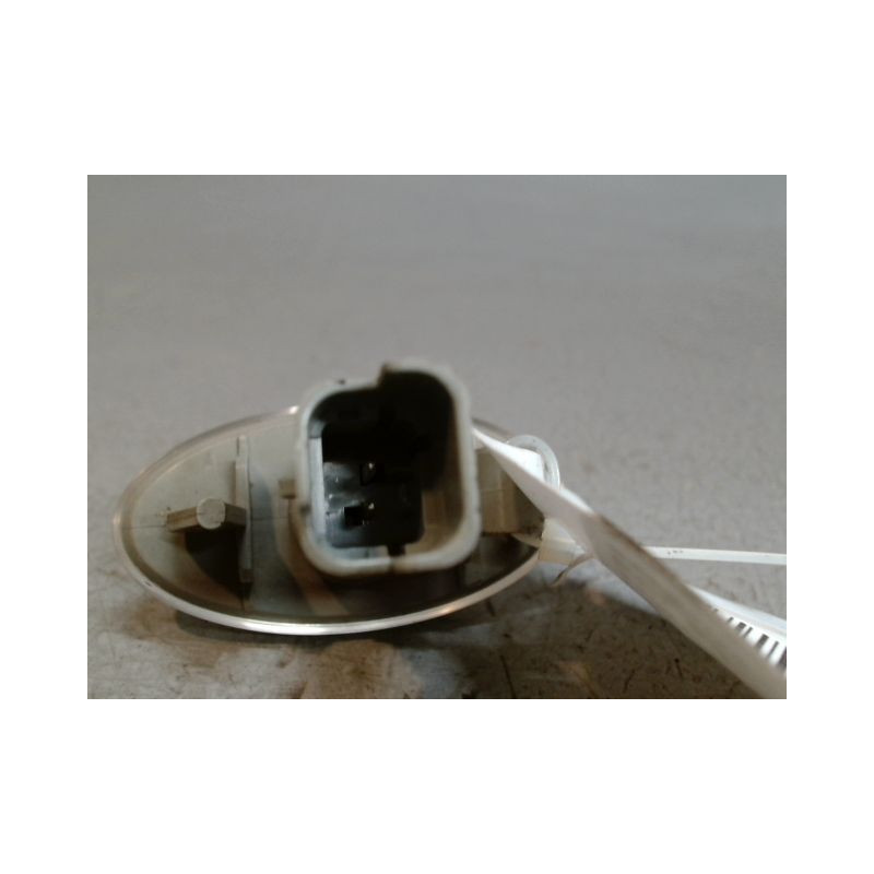 REPETITEUR AILE DROIT PEUGEOT 107 5P