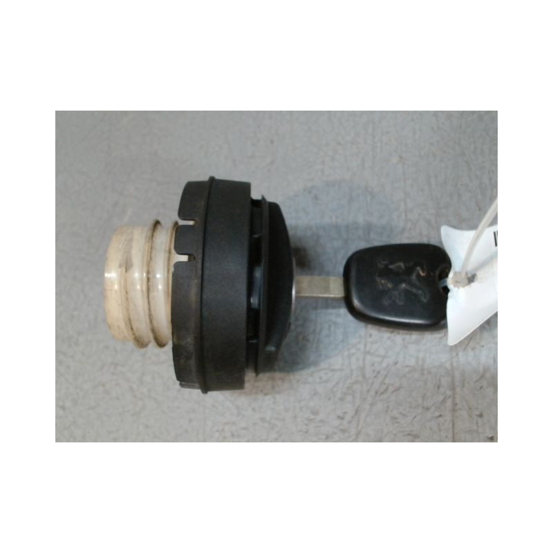 BOUCHON RESERVOIR A CARBURANT PEUGEOT 107 5P