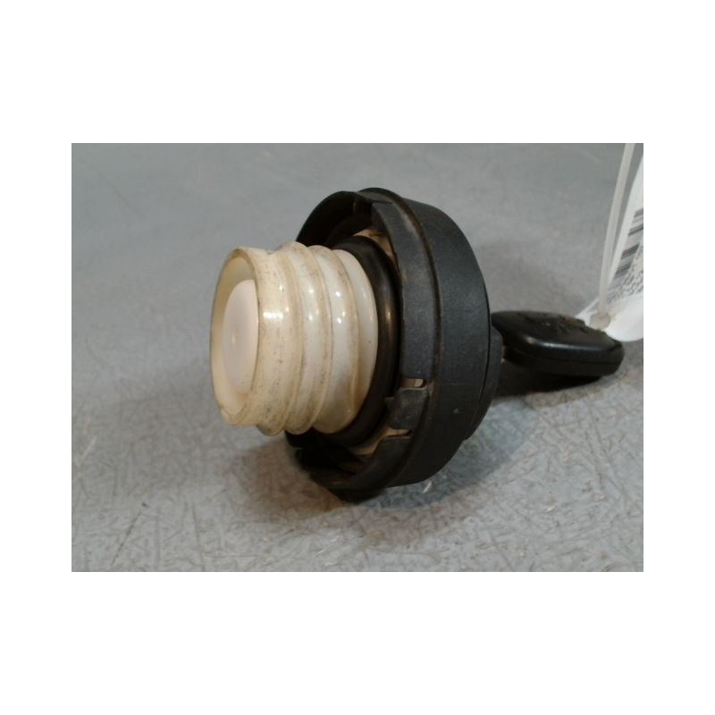 BOUCHON RESERVOIR A CARBURANT PEUGEOT 107 5P