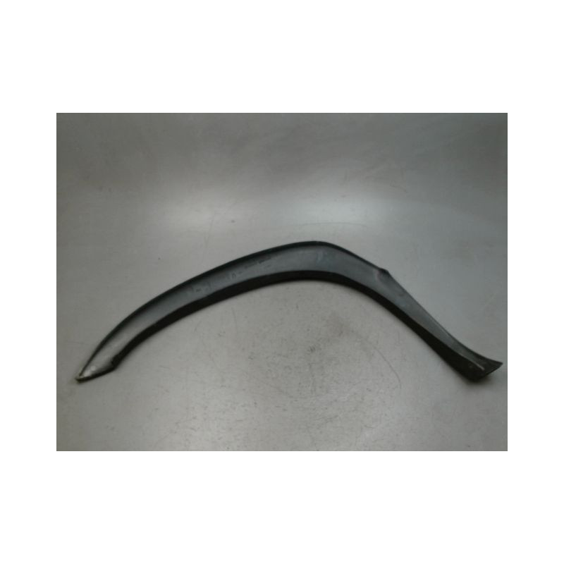 ELARGISSEUR AILE AVANT DROIT TOYOTA RAV4 -97