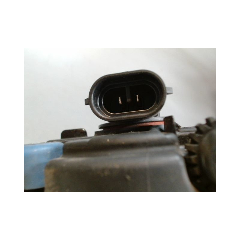 PHARE ANTIBROUILLARD AVANT GAUCHE TOYOTA AURIS 2010-