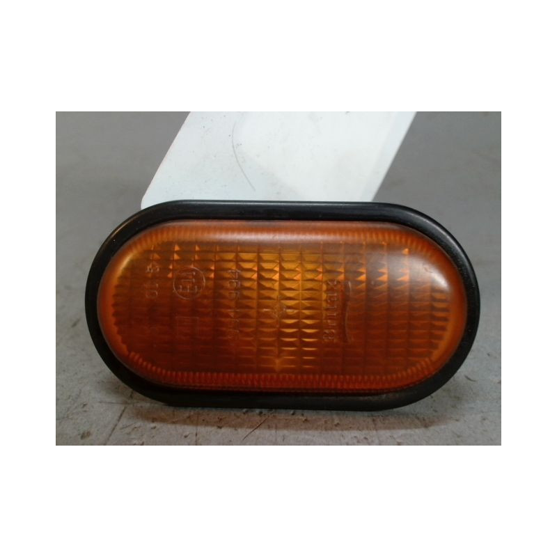 REPETITEUR AILE GAUCHE RENAULT TWINGO 93-98