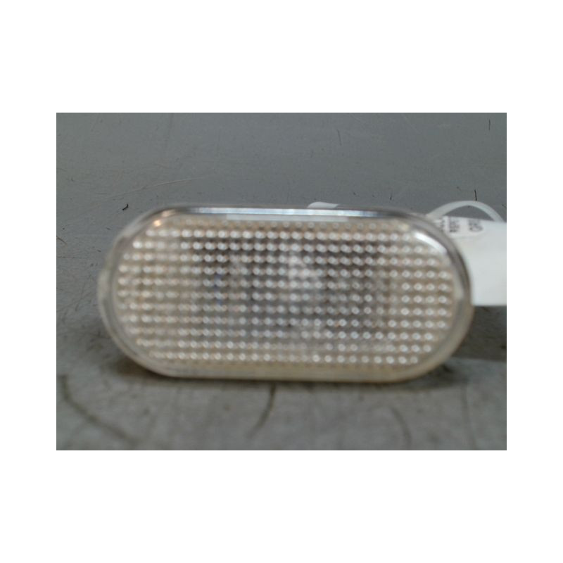 REPETITEUR AILE DROIT NISSAN MICRA
