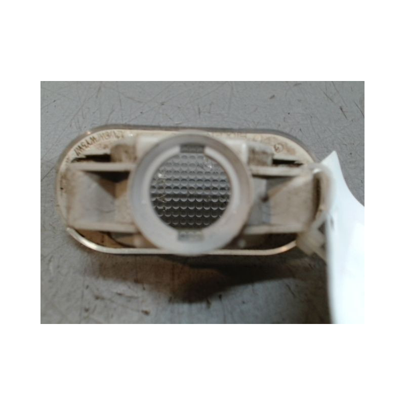 REPETITEUR AILE DROIT NISSAN MICRA
