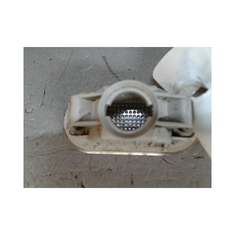 REPETITEUR AILE DROIT NISSAN MICRA 2003-2005