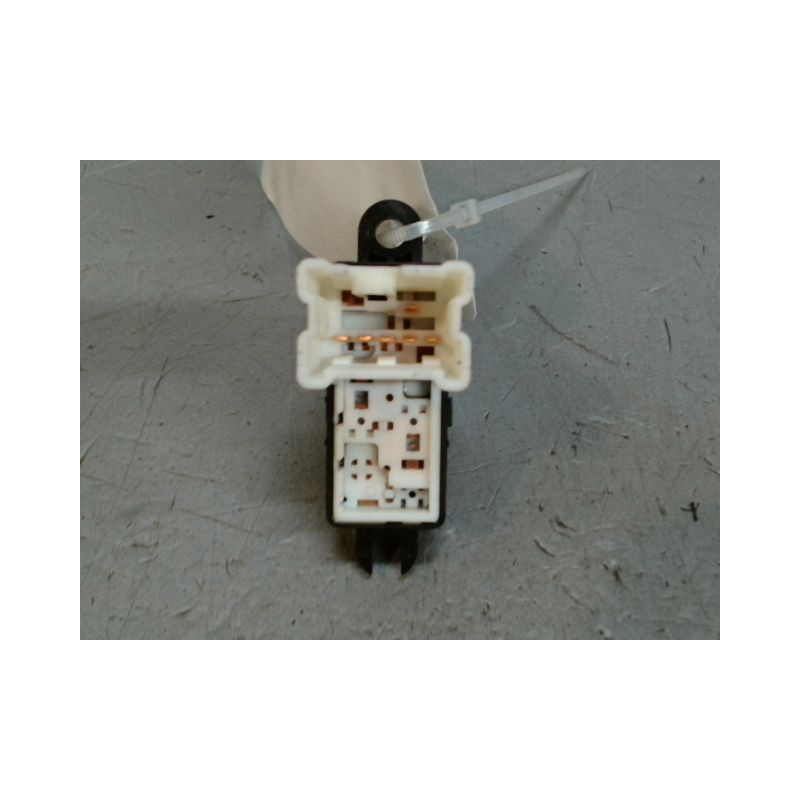 COMMANDE LEVE-GLACE PORTE AVD NISSAN MICRA 2003-2005