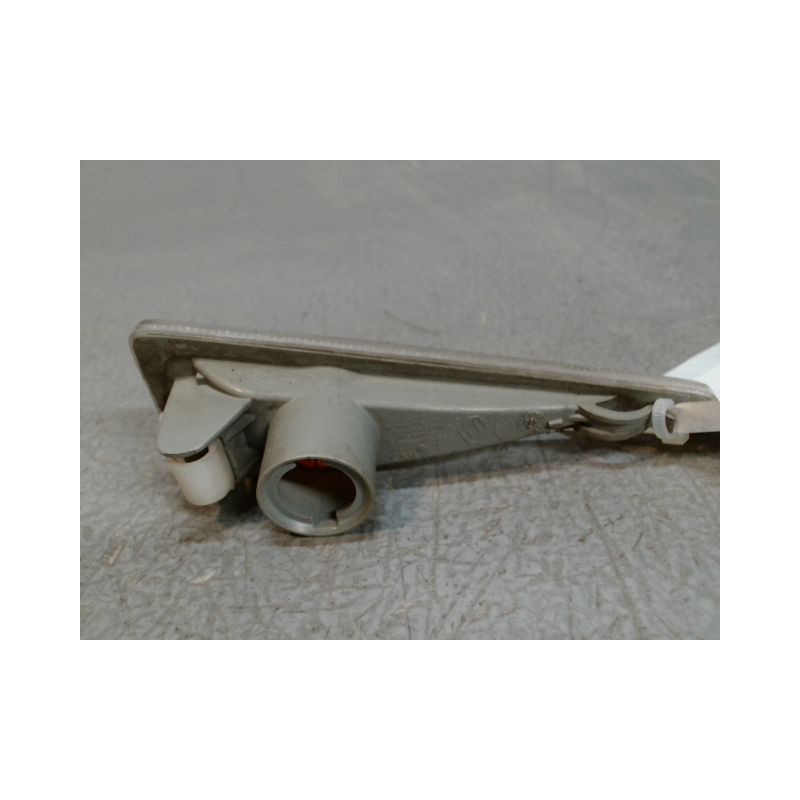 REPETITEUR AILE DROIT RENAULT MEGANE II PH 2 CPE 2006-