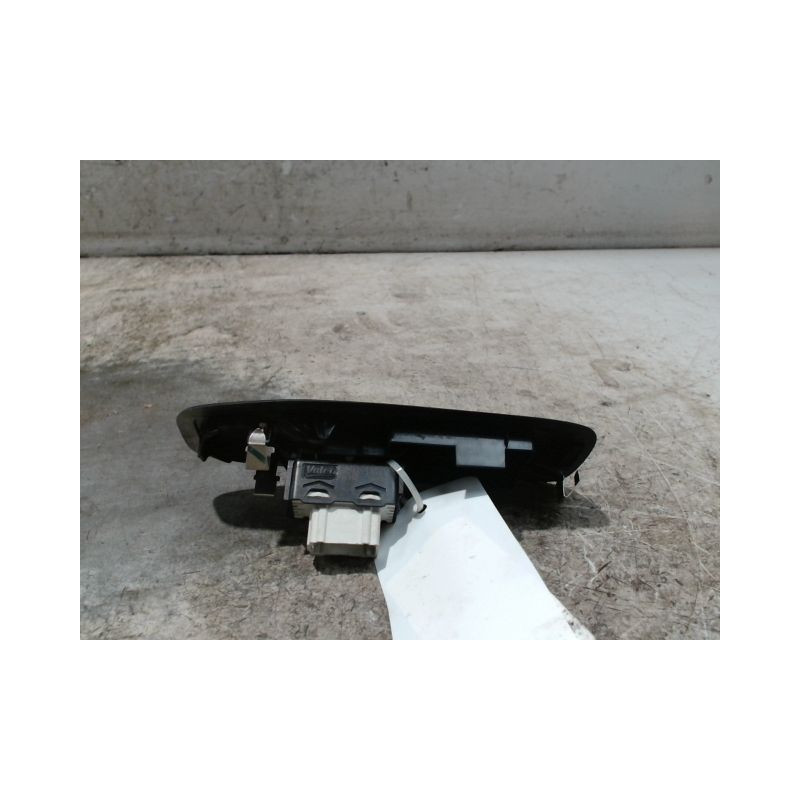 COMMANDE LEVE-GLACE PORTE AVD PEUGEOT 208