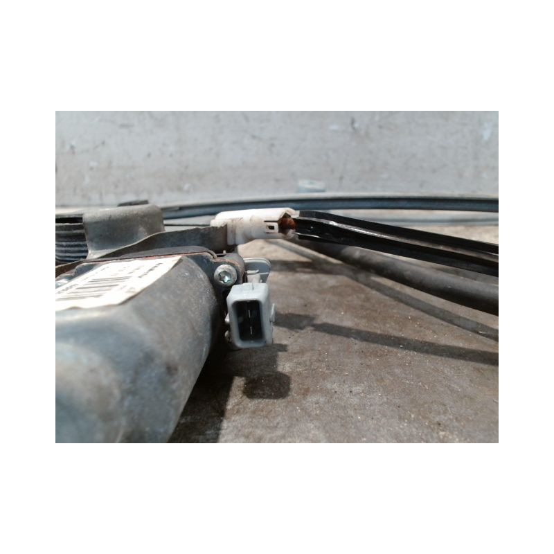 MECANISME+MOTEUR LEVE-GLACE AVANT GAUCHE M.G. ZT