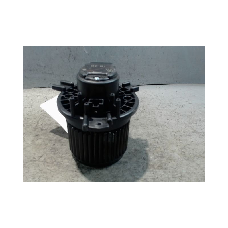 MOTEUR VENTILATEUR CHAUFFAGE SUZUKI IGNIS 03-