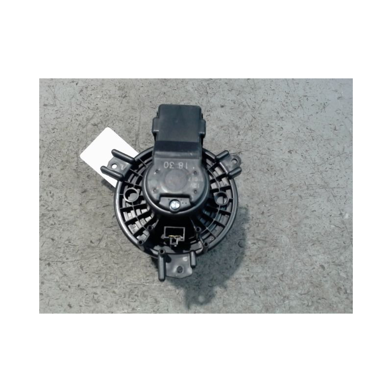 MOTEUR VENTILATEUR CHAUFFAGE SUZUKI IGNIS 03-