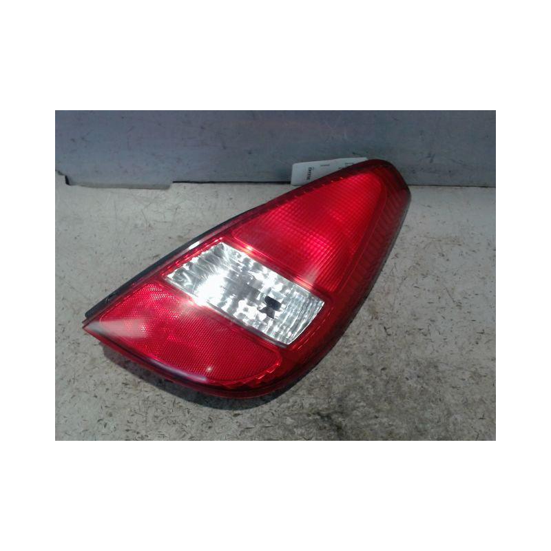 FEU ARRIERE DROIT SUZUKI LIANA