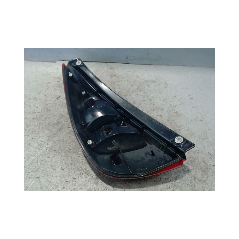 FEU ARRIERE DROIT SUZUKI LIANA