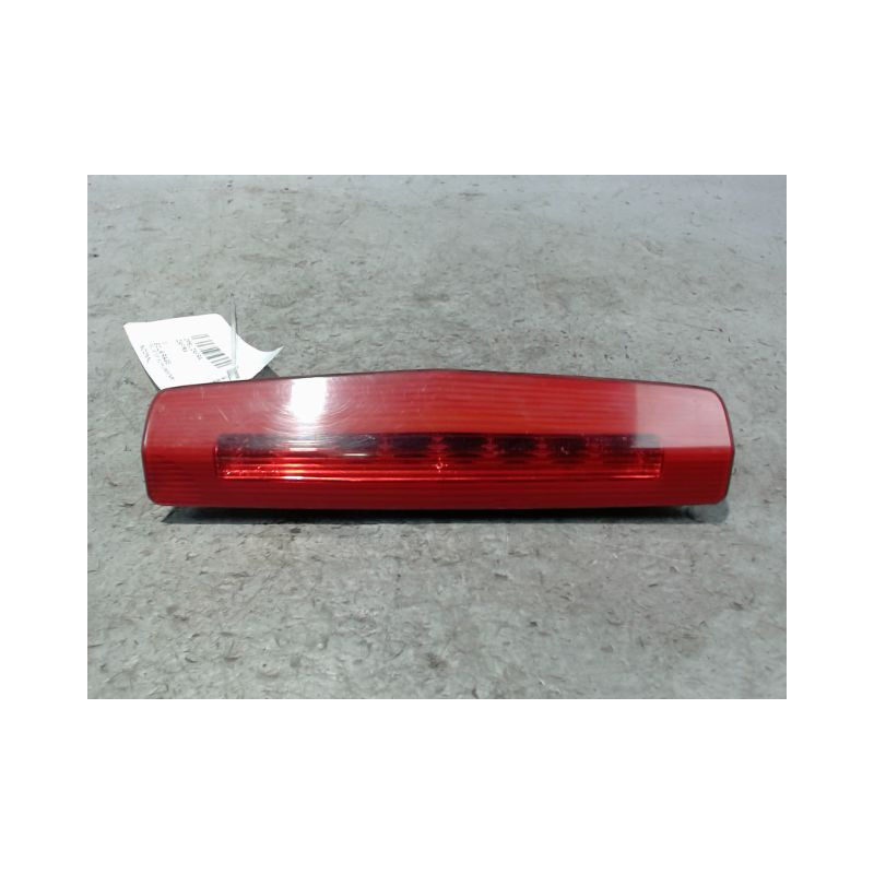 FEUX STOP SUPPLEMENTAIRE OPEL ZAFIRA