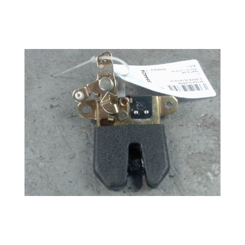 SERRURE COFFRE ARRIERE SKODA SUPERB 04-08