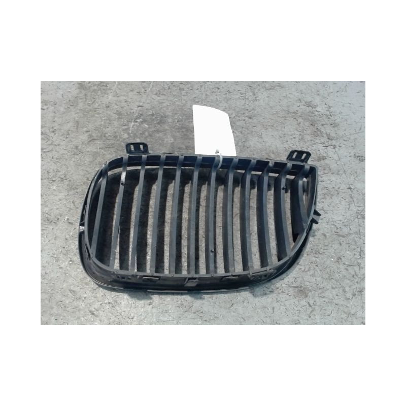 GRILLE CALANDRE DROIT BMW SERIE 1