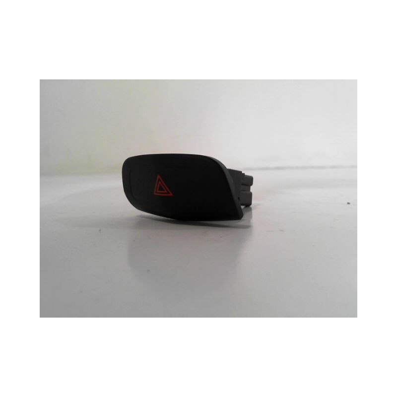 BOUTON DE WARNING NISSAN PRIMERA 2002-
