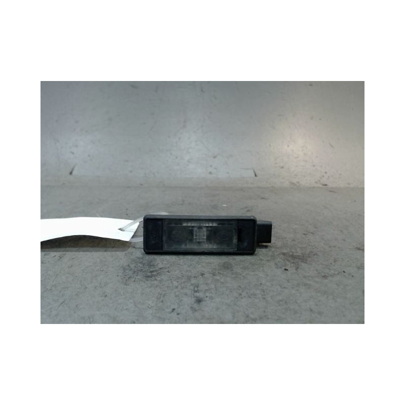 ECLAIREUR PLAQUE DE POLICE DROIT PEUGEOT 3008