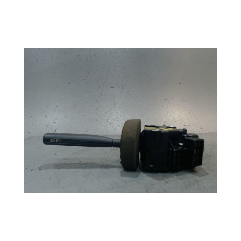 COMMANDE ECLAIRAGE PEUGEOT 104