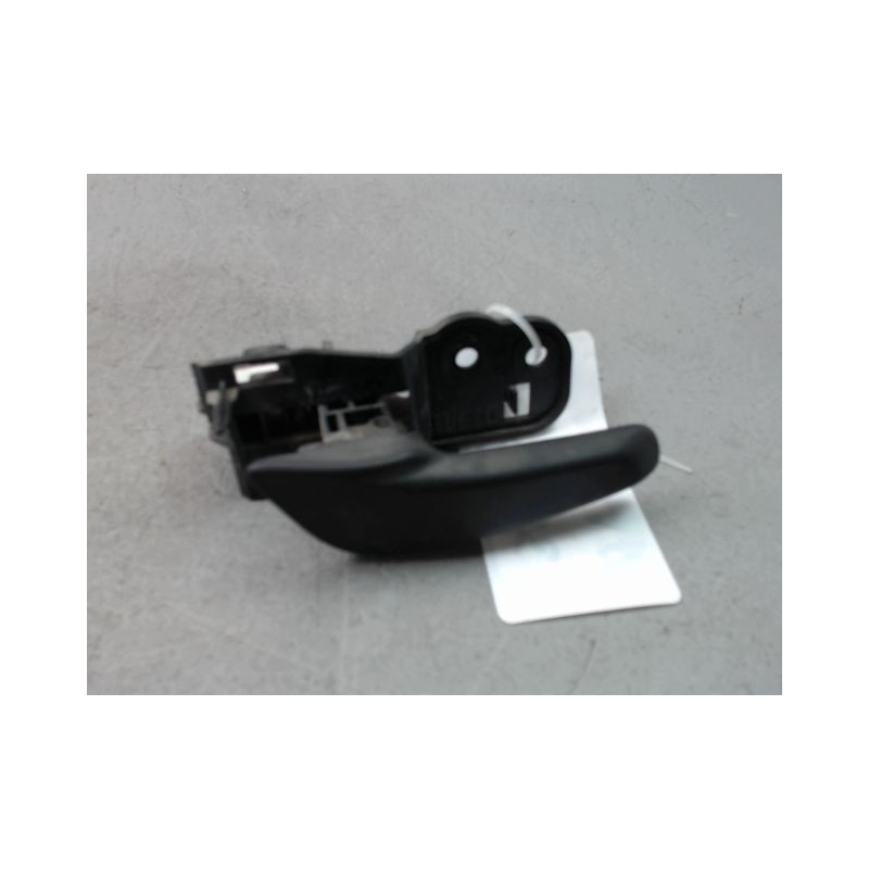 POIGNEE INTERIEURE PORTE AVANT GAUCHE IVECO 35C13