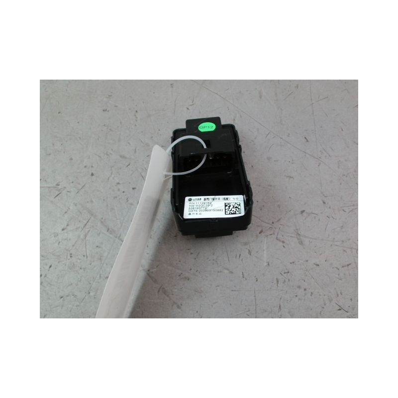 COMMANDE LEVE-GLACE PORTE AVD M.G. MG4