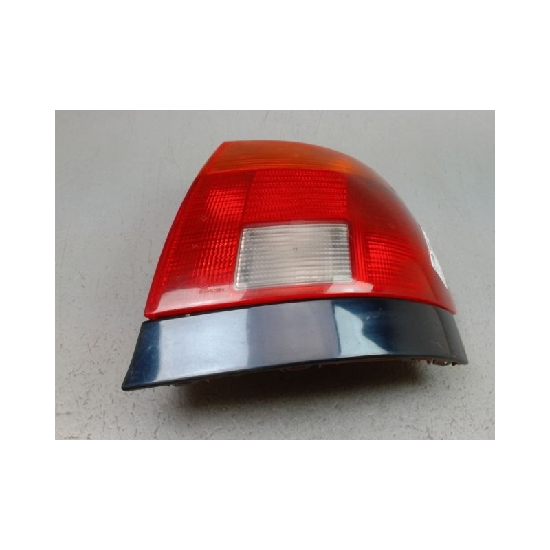 FEU ARRIERE DROIT AUDI A4 BERL. I Phase 1 (8D) 1995-1999