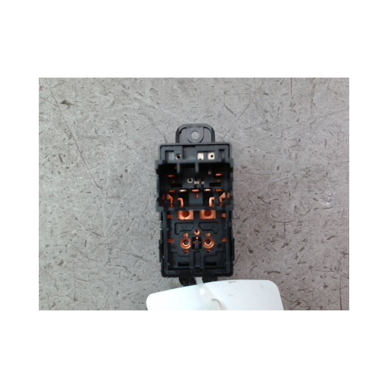 COMMANDE LEVE-GLACE PORTE AVD KIA CARENS 2002-