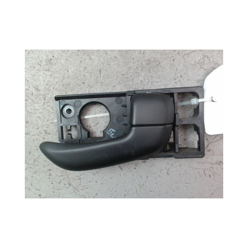POIGNEE INTERIEURE PORTE AVANT DROIT HYUNDAI I 10 I Phase 1 2008-2010