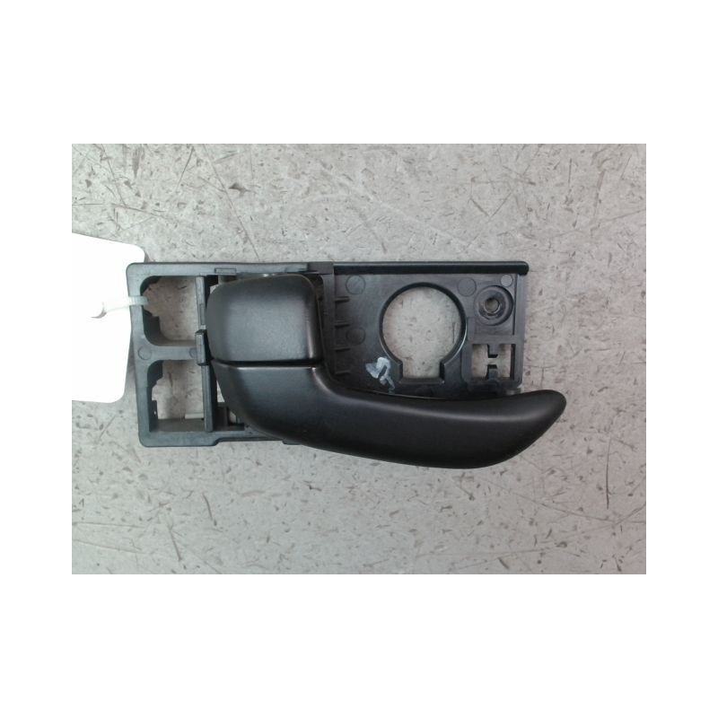 POIGNEE INTERIEURE PORTE AVANT GAUCHE HYUNDAI I 10 I Phase 1 2008-2010