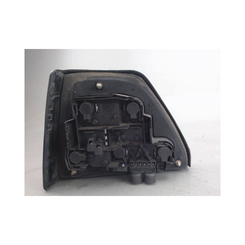 FEU ARRIERE DROIT VOLKSWAGEN GOLF