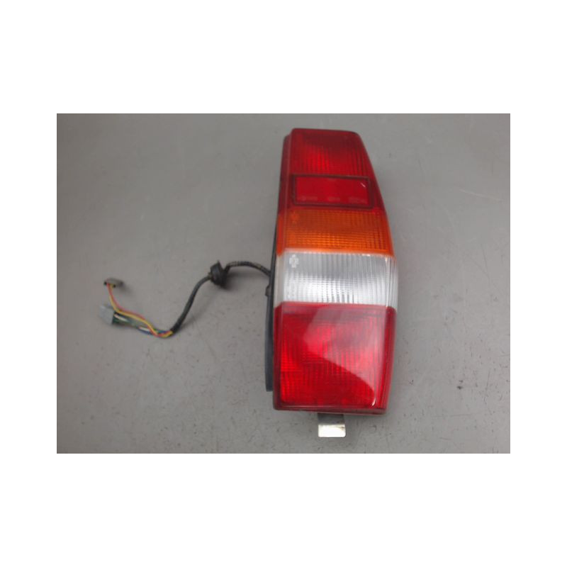 FEU ARRIERE DROIT PEUGEOT 305