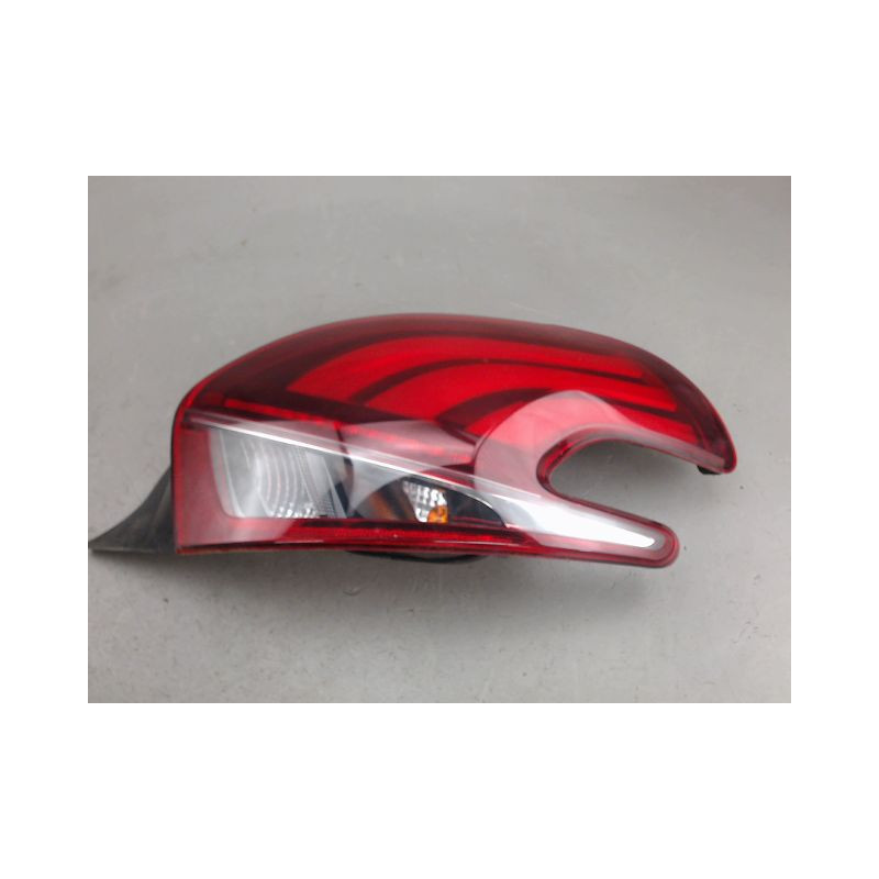 FEU ARRIERE DROIT PEUGEOT 208
