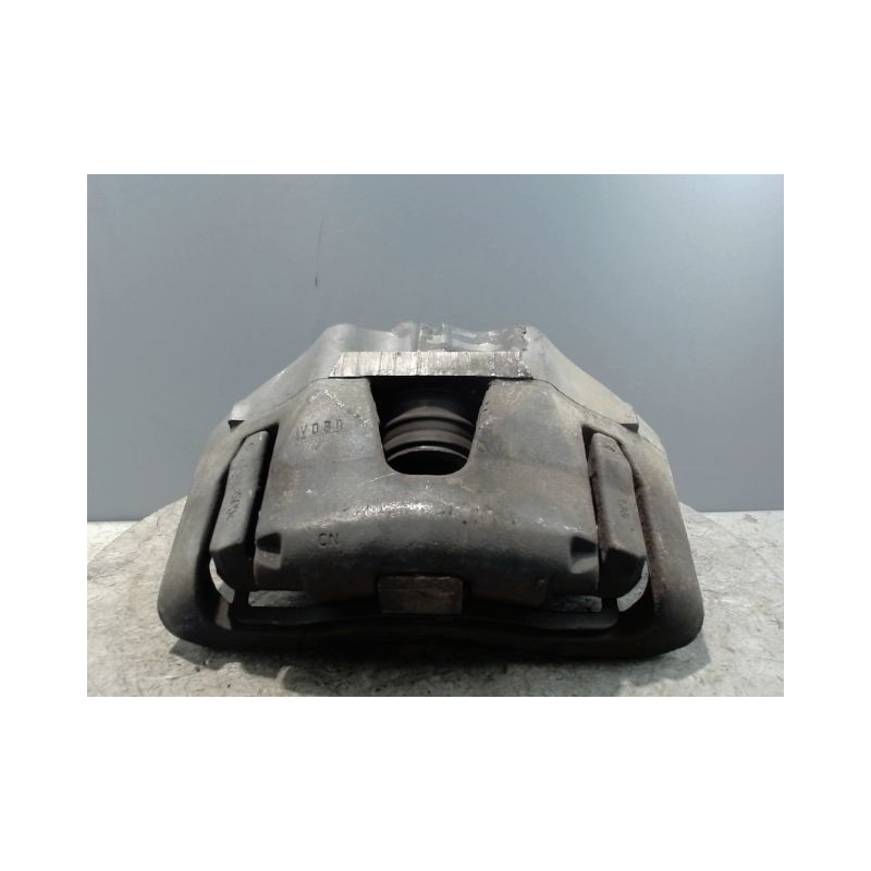 ETRIER DE FREIN AVANT DROIT VOLVO V40 2000-
