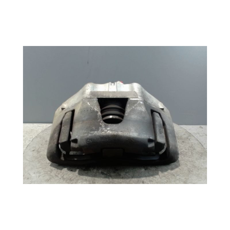 ETRIER DE FREIN AVANT GAUCHE VOLVO V40 2000-