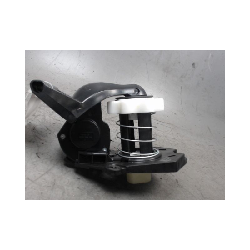 TREUIL DE ROUE DE SECOURS RENAULT CLIO