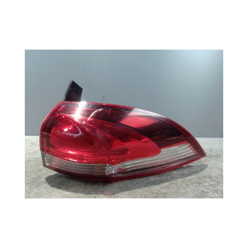 FEU ARRIERE DROIT RENAULT CLIO IV