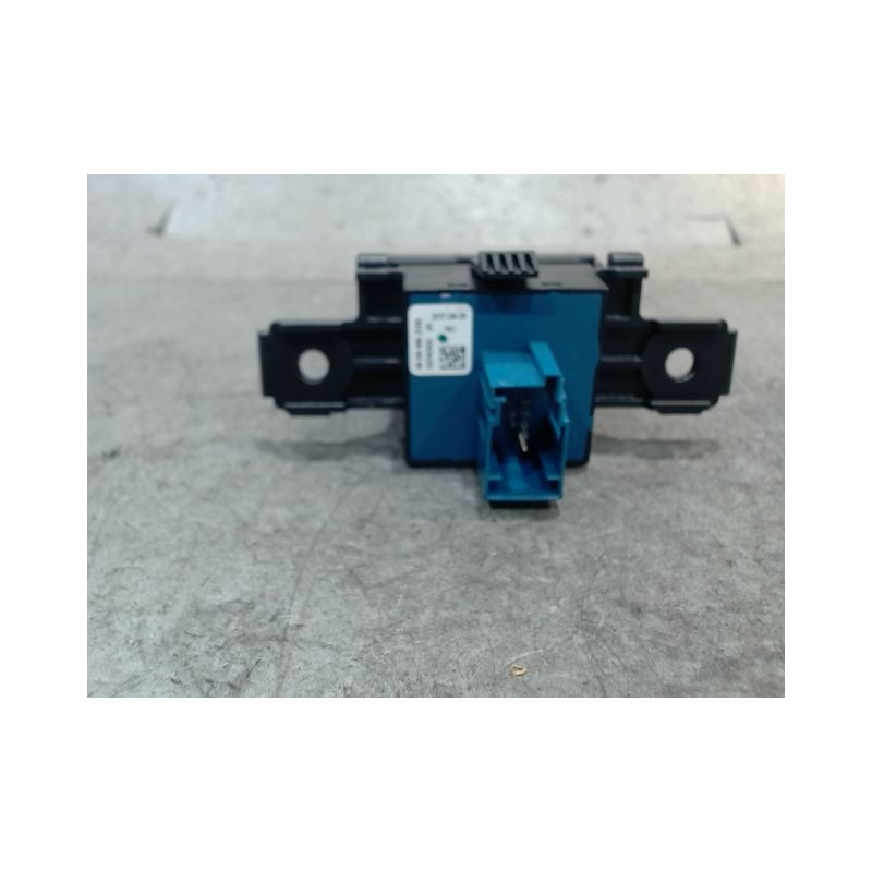 INTERIEUR COMMANDE FREIN A MAIN CITROEN C4