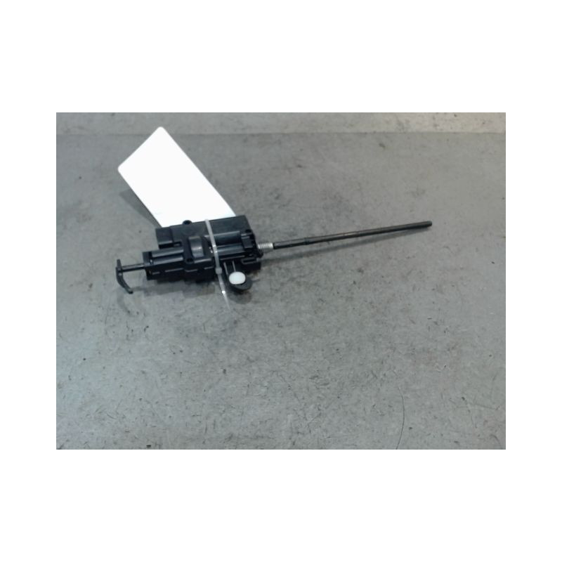 ACTIONNEUR TRAPPE CARBURANT RENAULT CLIO