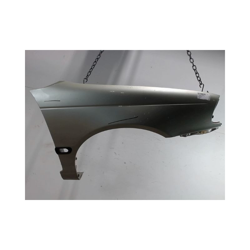 AILE AVANT DROIT TOYOTA AVENSIS -2000